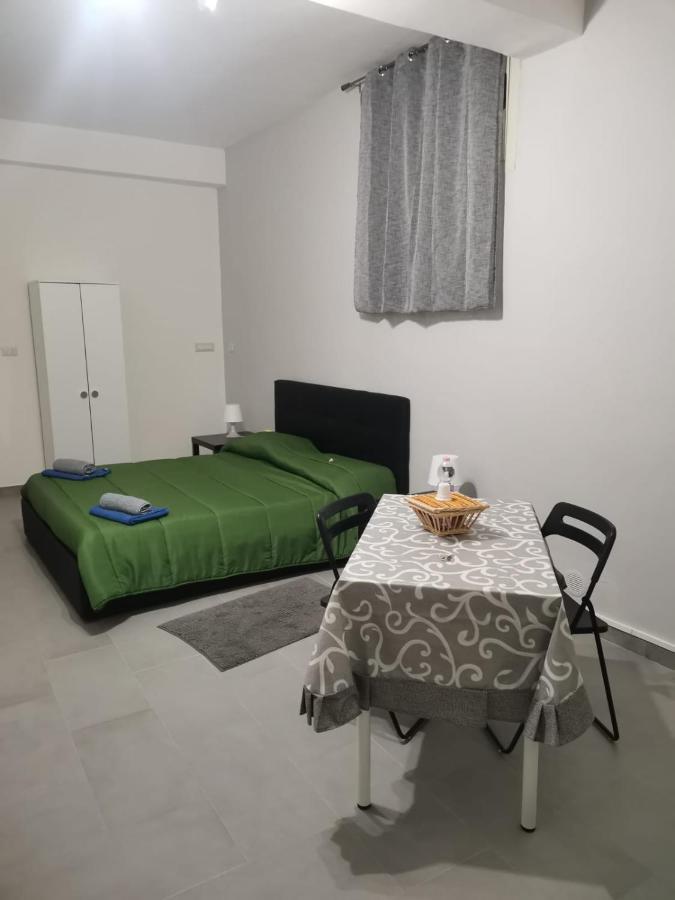Bed and Breakfast BED AND FLY near airport fontanarossa catania gratis navetta aeroportuale Esterno foto